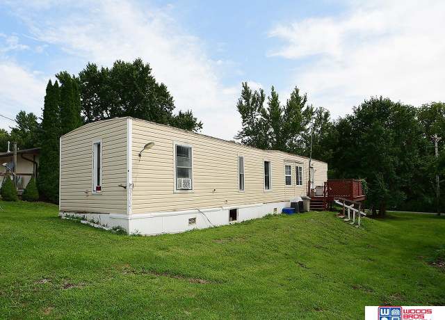 Property at 8217 Auburn Rd, Plattsmouth, NE 68048, 2 beds, 1 bath