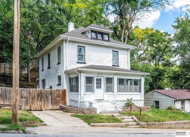 Property at 122 E Angle Ave, Council Bluffs, IA 51503, 4 beds, 2 baths