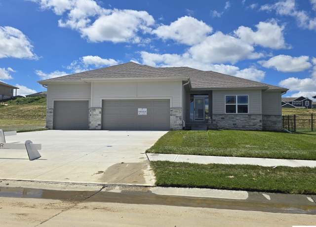 Property at 11006 N 159 Ave, Bennington, NE 68007, 3 beds, 2 baths