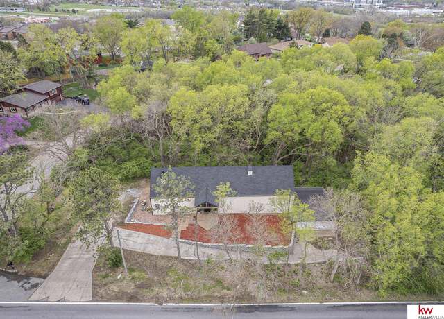 Property at 11339 Old Maple Rd, Omaha, NE 68164, 3 beds, 3 baths