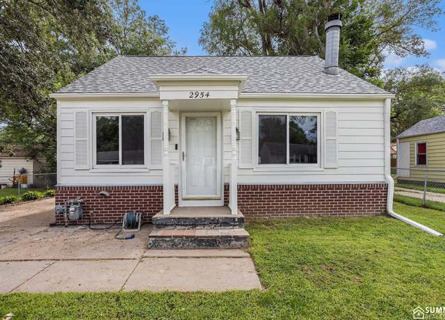 Property at 2954 N 56th St, Lincoln, NE 68504, 2 beds, 1 bath