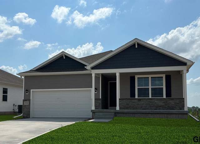 Property at 16338 Davidson St, Bennington, NE 68007, 4 beds, 3 baths