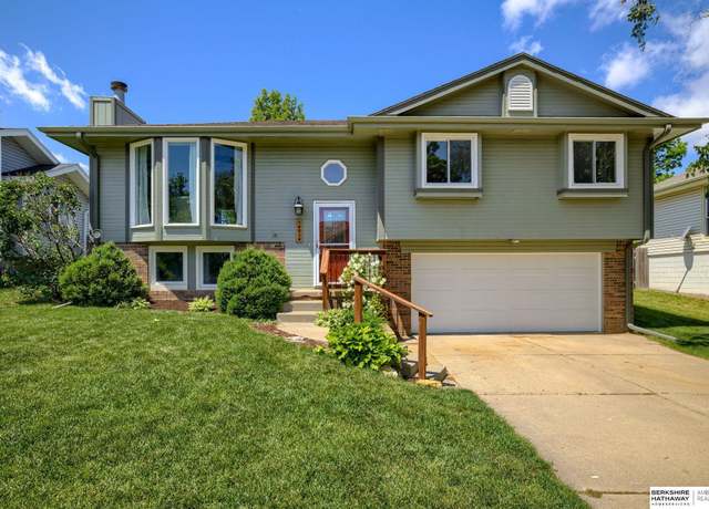 Property at 14014 S 35th St, Bellevue, NE 68123, 3 beds, 2.5 baths