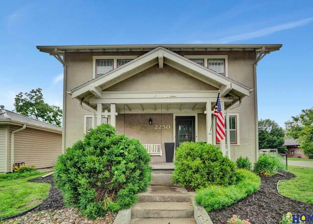 Property at 2250 S 48th St, Lincoln, NE 68506, 3 beds, 1.5 baths