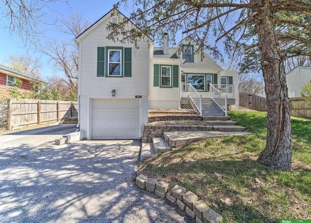 Property at 811 S 68th St, Omaha, NE 68106, 4 beds, 2.5 baths