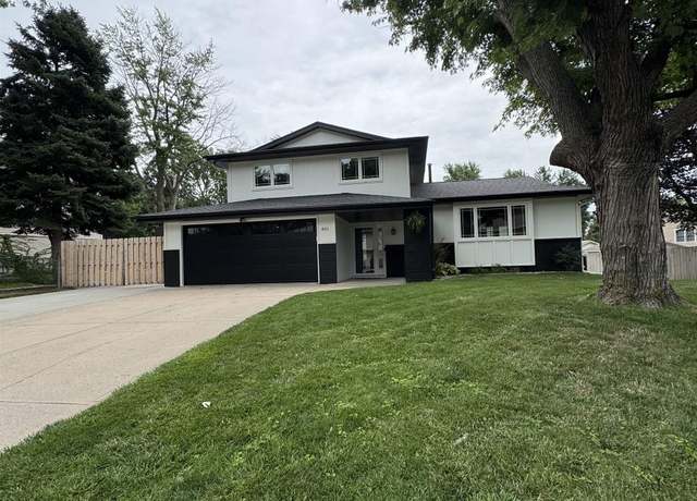Property at 801 Donegal Dr, Papillion, NE 68046, 4 beds, 2.5 baths