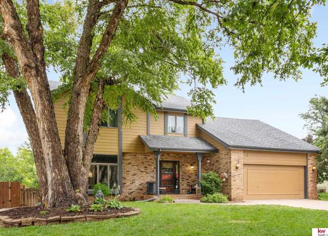 Property at 15616 Westchester Cir, Omaha, NE 68118, 4 beds, 3.5 baths