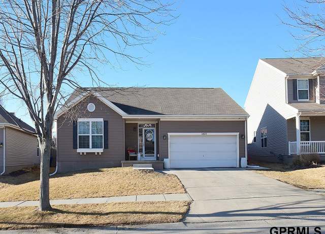 Property at 20823 Charles St, Elkhorn, NE 68022, 3 beds, 2.5 baths