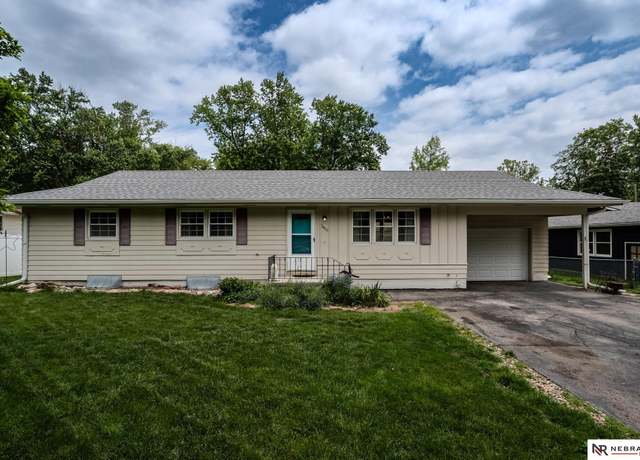 Property at 3615 N 77th St, Omaha, NE 68134, 3 beds, 2 baths