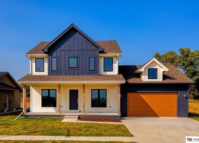 Property at 2855 Southern Hills Dr, Blair, NE 68008, 3 beds, 2.5 baths