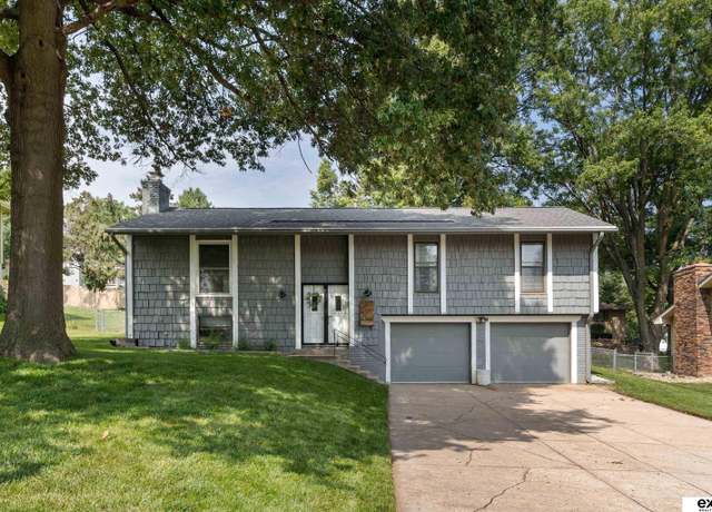 Property at 1282 S 163 Ave, Omaha, NE 68130, 3 beds, 2.5 baths