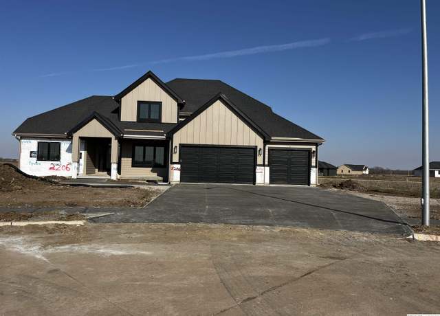 Property at 2206 N 22nd Cir, Ashland, NE 68003, 5 beds, 4.5 baths
