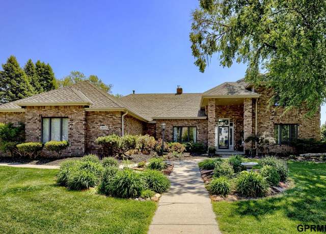 Property at 18419 Poppleton Cir, Omaha, NE 68130, 4 beds, 3.5 baths