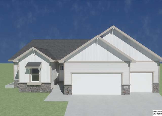 Property at 11011 S 104th Ave, Papillion, NE 68046, 5 beds, 3 baths
