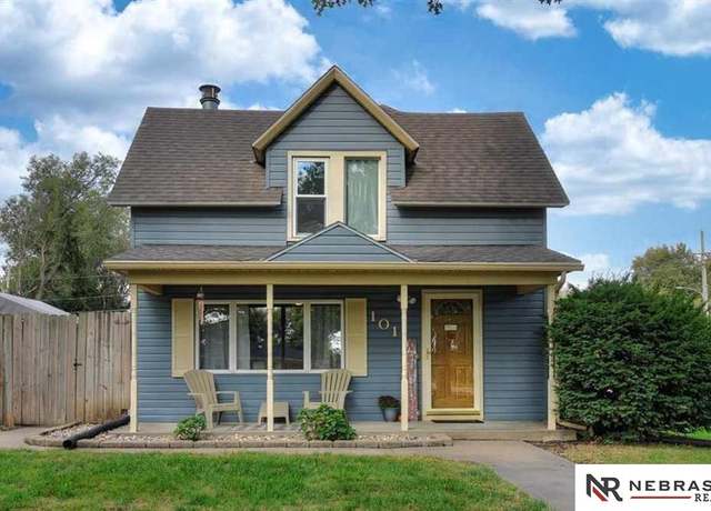 Property at 101 S Vine St, Mead, NE 68041, 3 beds, 1.5 baths