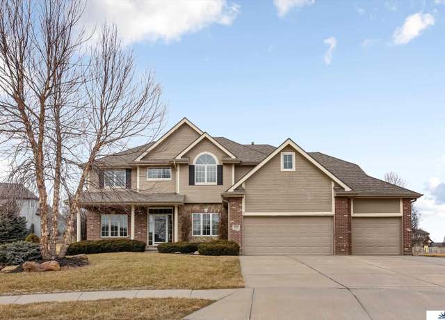 Property at 19464 Washington Cir, Omaha, NE 68135, 5 beds, 4.5 baths