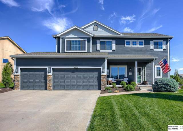 Property at 17302 Larimore Ave, Omaha, NE 68116, 4 beds, 3.5 baths