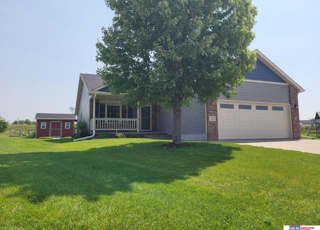Property at 558 Chestnut Cir, Seward, NE 68434, 4 beds, 3 baths