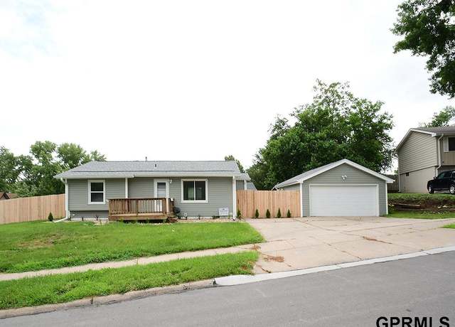 Property at 7601 S 72nd Ave, La Vista, NE 68128, 3 beds, 1 bath