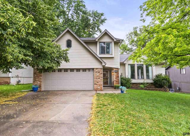 Property at 3728 Schuemann Dr, Bellevue, NE 68123, 4 beds, 2.5 baths