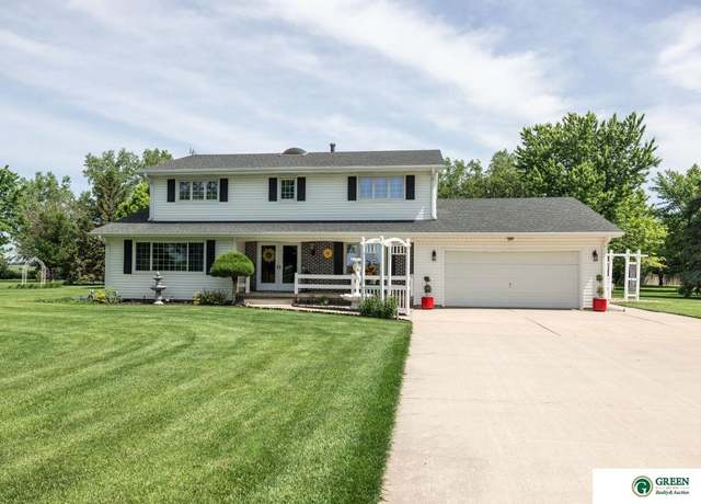 Property at 1210 Road 15, York, NE 68467, 4 beds, 3 baths