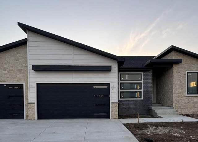 Property at 3520 Tree Line Dr, Lincoln, NE 68516, 4 beds, 3 baths