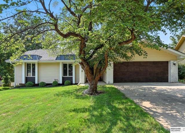 Property at 416 S 155th St, Omaha, NE 68154, 3 beds, 3 baths