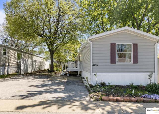 Property at 3821 N 126 Plz #384, Omaha, NE 68164, 3 beds, 2 baths