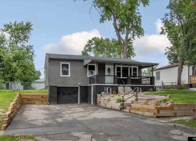 Property at 7332 Frederick Ave, La Vista, NE 68128, 3 beds, 2 baths