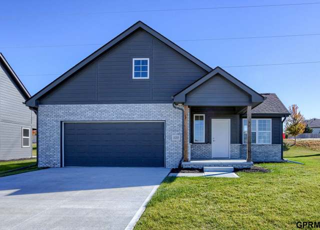 Property at 10205 S 180th Avenue Circle, Omaha, NE 68136, 2 beds, 2 baths