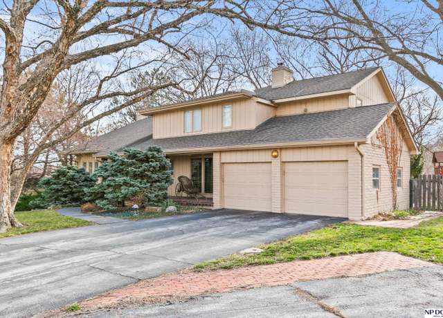 Property at 305 Heavenly Dr, Omaha, NE 68154, 5 beds, 3.5 baths