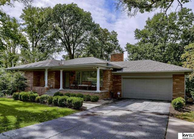 Property at 1114 S 84 St, Omaha, NE 68124, 3 beds, 4 baths