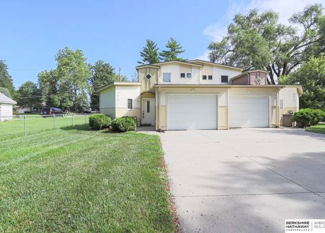 Property at 3610 Clifton Ct, Omaha, NE 68134, 3 beds, 2.5 baths