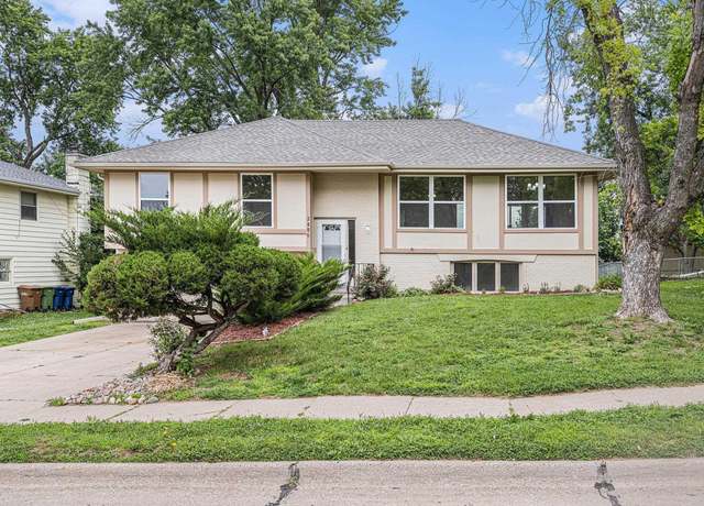 Property at 2806 Greensboro Ave, Bellevue, NE 68005-0000, 4 beds, 2.5 baths