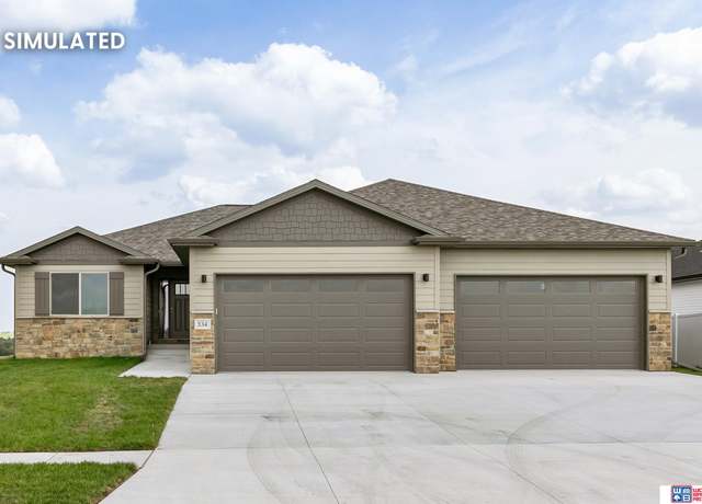 Property at 10111 S 78th St, Lincoln, NE 68516, 7 beds, 4 baths
