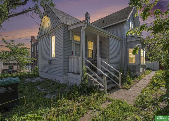 Property at 1320 N 40 St, Omaha, NE 68131, 5 beds, 2 baths