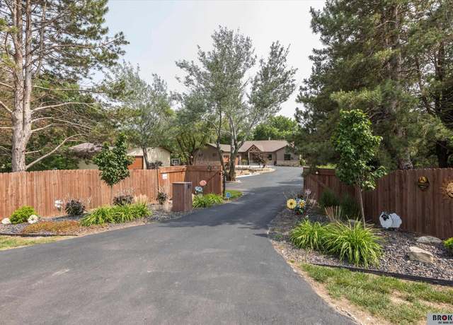 Property at 10511 Holdrege St NE, Lincoln, NE 68527, 5 beds, 3.5 baths