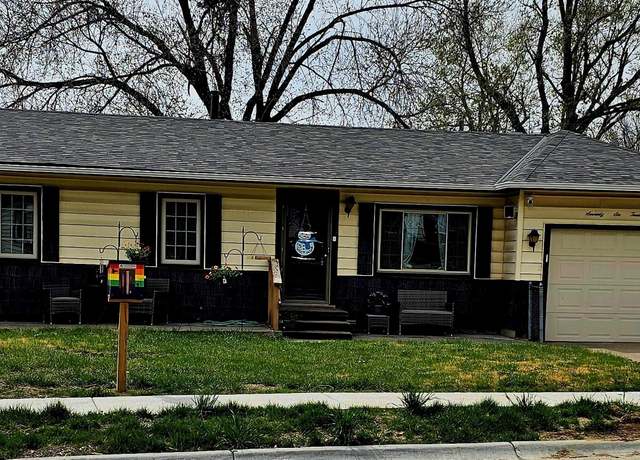 Property at 7628 S 39th Ave, Bellevue, NE 68147, 2 beds, 2 baths
