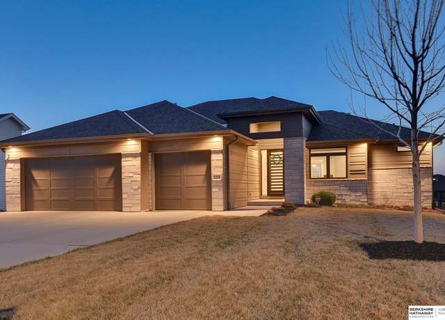 Property at 21658 I St, Omaha, NE 68022, 5 beds, 3 baths