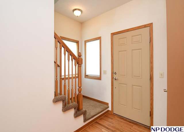 Property at 9217 Arcadia Ave, Omaha, NE 68134, 3 beds, 2.5 baths