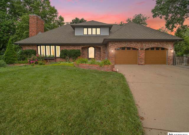 Property at 6300 Yellowstone Cir, Lincoln, NE 68510, 3 beds, 4 baths