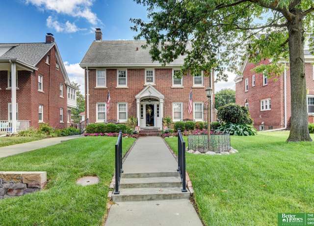 Property at 119 S 51 Ave, Omaha, NE 68132, 4 beds, 3.5 baths