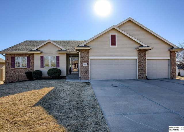Property at 20187 B St, Omaha, NE 68130, 5 beds, 3 baths