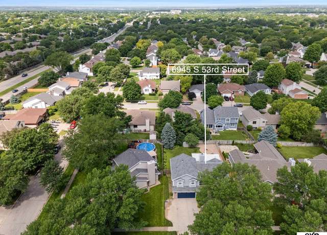 Property at 6945 S 53rd Ct, Lincoln, NE 68516, 4 beds, 3 baths