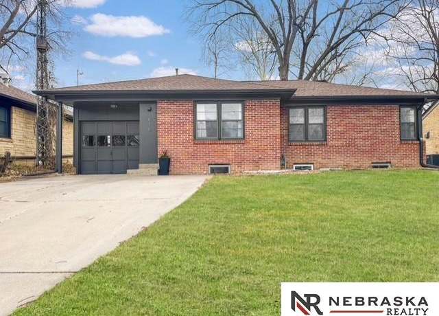 Property at 1816 S 49th St, Lincoln, NE 68506, 3 beds, 1.5 baths
