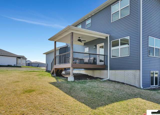 Property at 7500 Jimmie Ave, Lincoln, NE 68516, 4 beds, 2.5 baths