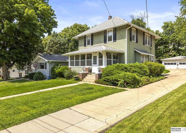 Property at 222 Locust Lodge Ave, Council Bluffs, IA 51503, 3 beds, 2 baths