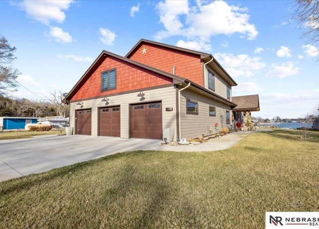 Property at 17023 Dyson Hollow Rd, Bellevue, NE 68123, 3 beds, 3 baths
