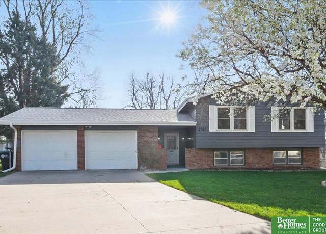 Property at 3261 S 131st Cir, Omaha, NE 68144, 3 beds, 2.5 baths
