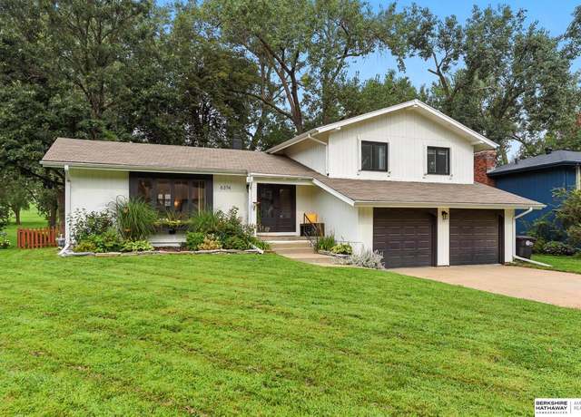 Property at 6374 Ponderosa Dr, Omaha, NE 68137, 3 beds, 2.5 baths